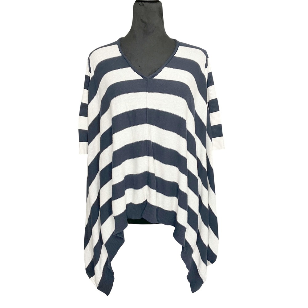 Romeo & Juliet Couture Short Sleeve Shark Bite Hem Striped Sweater Medium